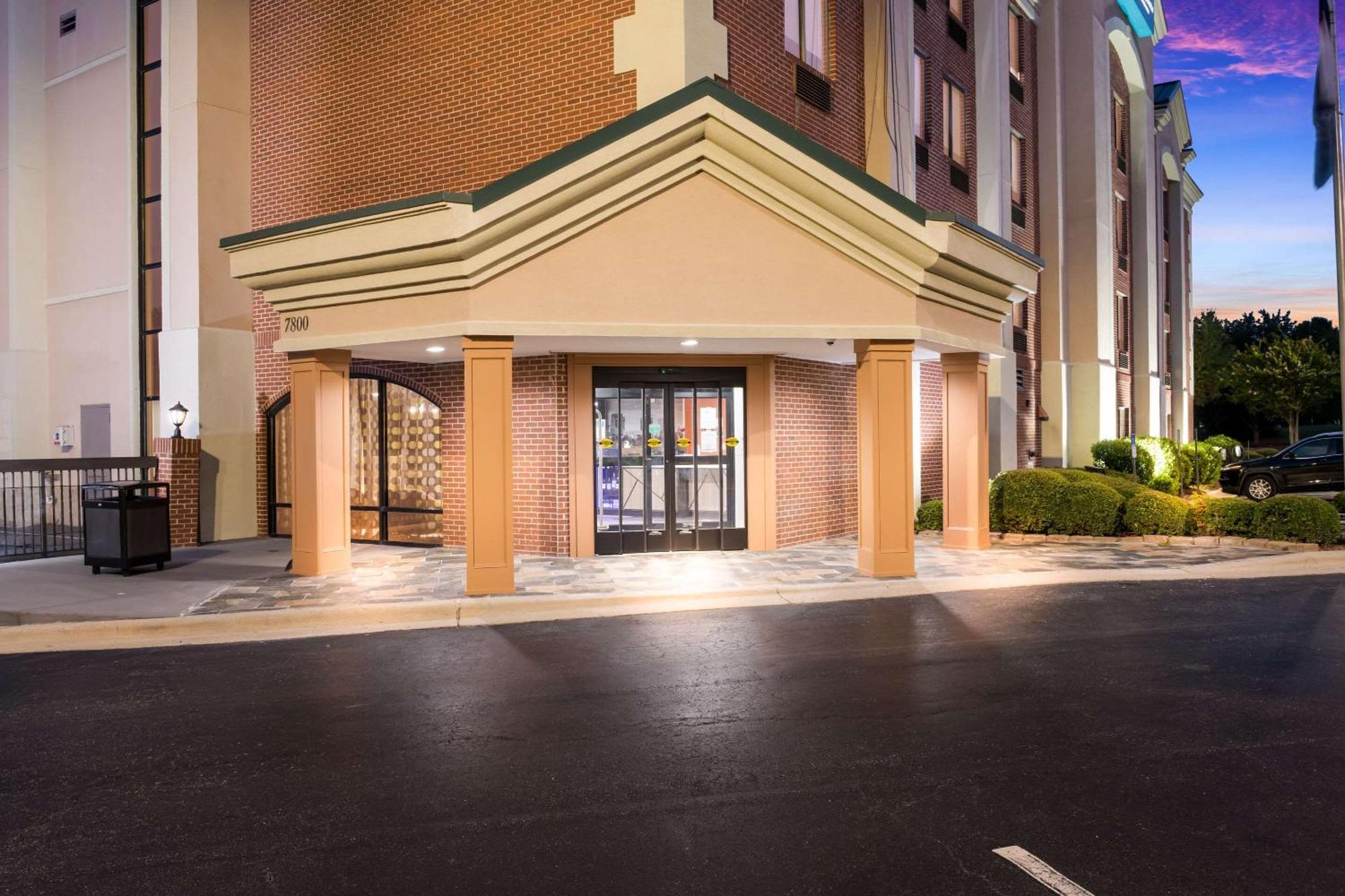 Clarion Pointe Greensboro Airport Otel Dış mekan fotoğraf